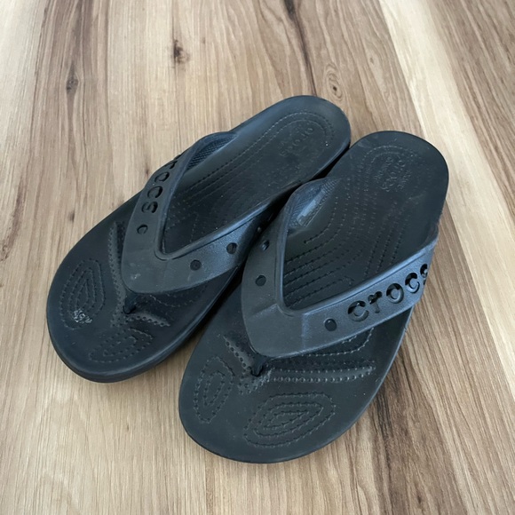 CROCS Shoes - Crocs Baya II Flip Flops Featuring Jibbitz Holes On Straps  Size 7